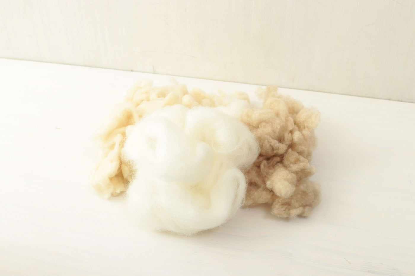 <!--⑱【カシミヤの深い色の秘密】絶妙なブレンドにあり-->Subtle texture differs by color Subtle texture
