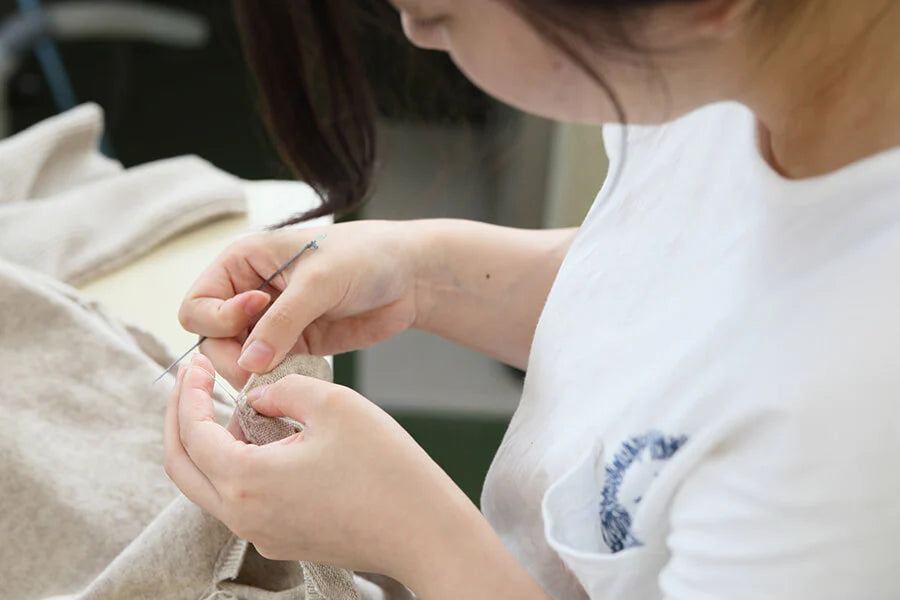 <!--㉕【ニットのお直し】 ニットのお直しは難しい-->Knitwear alterations Knitwear is difficult to mend
