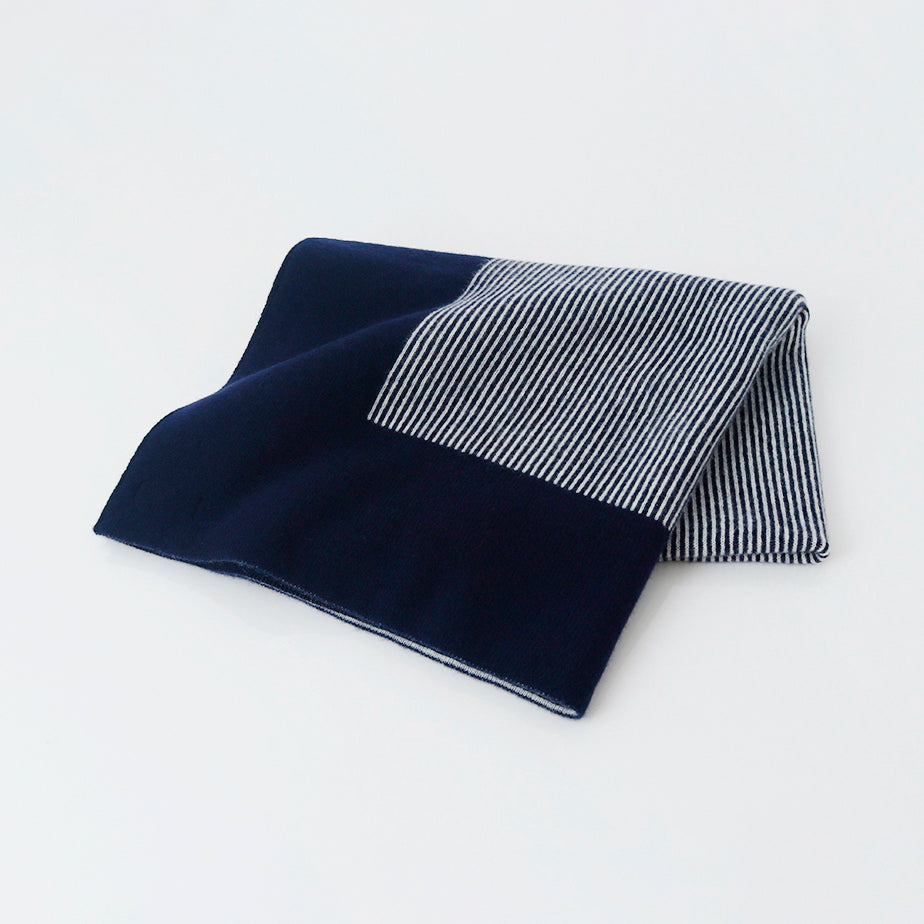 Cashmere knit blanket ? framed border design