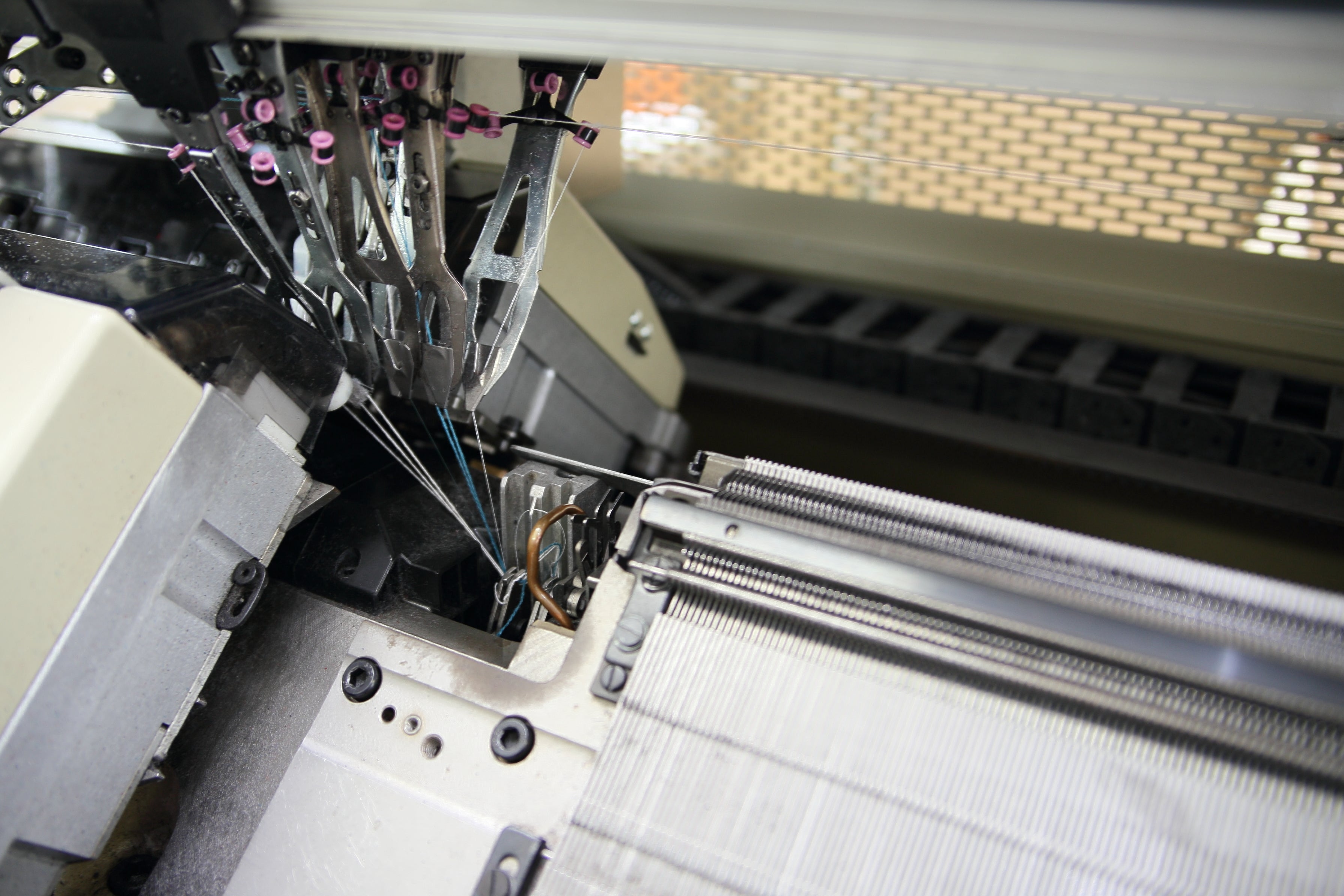 <!--㊻【世界のニットを作るＳＨＩＭＡ】  日本が世界に誇るニット編み機-->SHIMA, the World's Leading Knitting Machine Manufacturer Japan's World-Class Knitting Machines