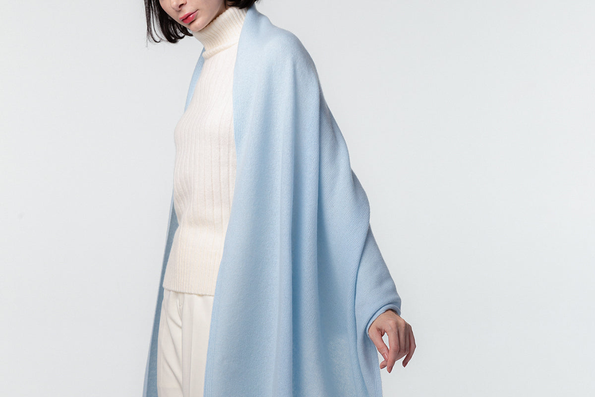 <!-- 天使のストール -->UTO's Long-Selling Cashmere Knit: The 'Angel Stole