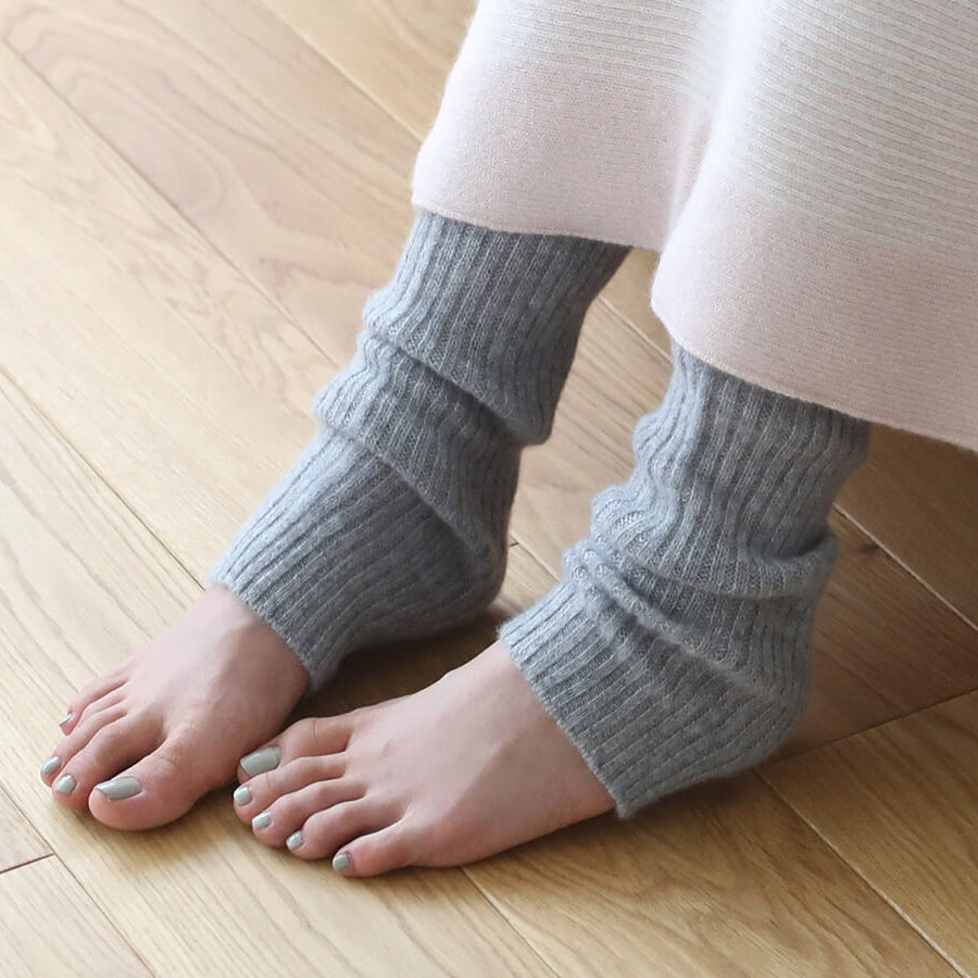 Cashmere knit rib leg warmers