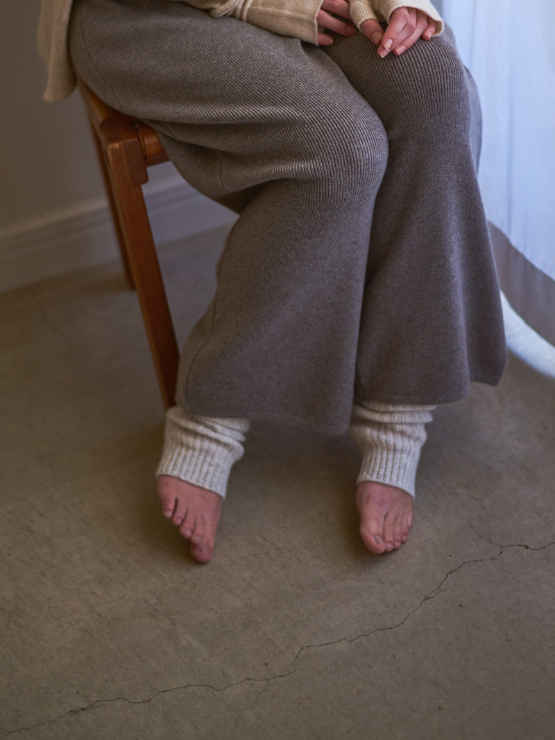 Cashmere knit rib leg warmers