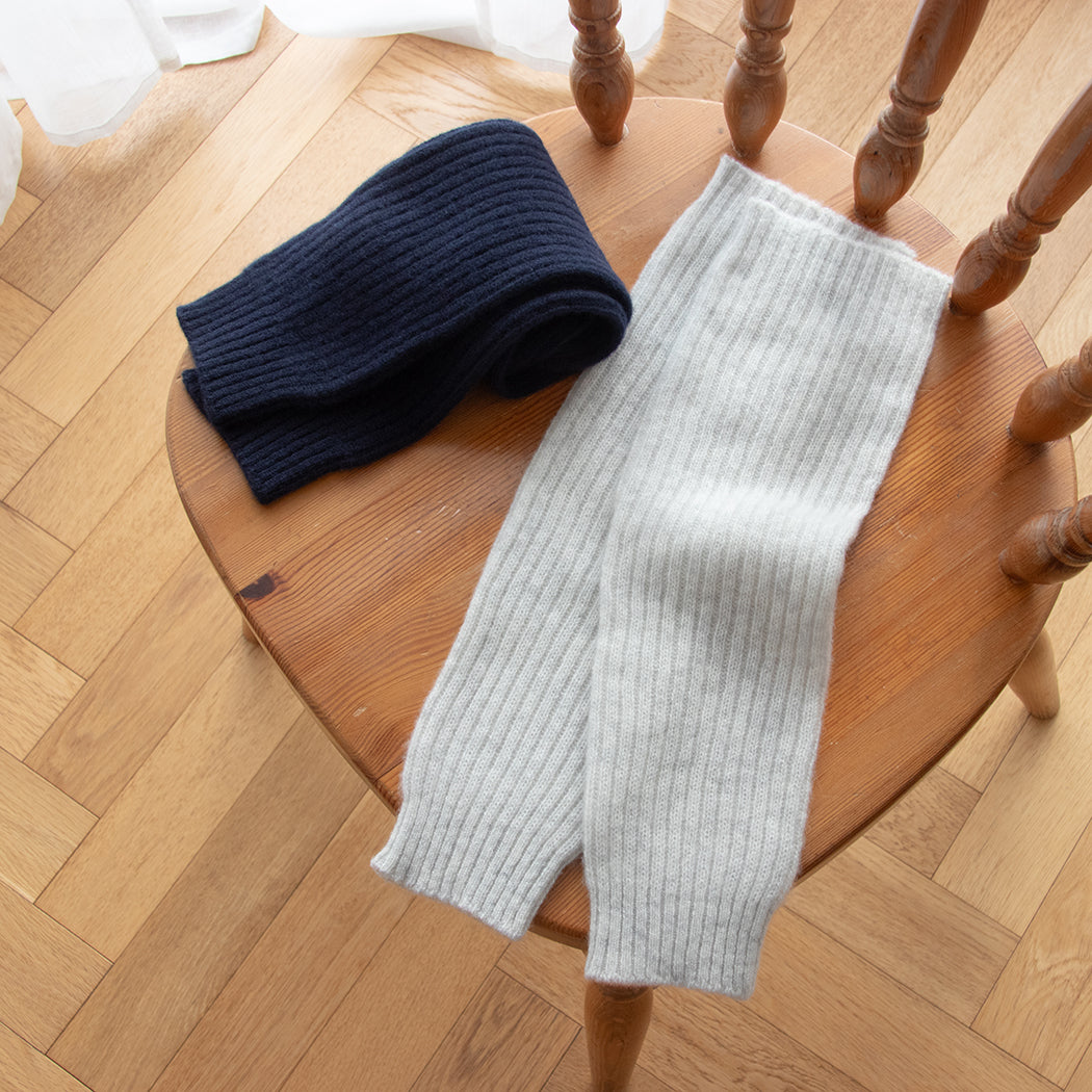 Cashmere knit rib leg warmers