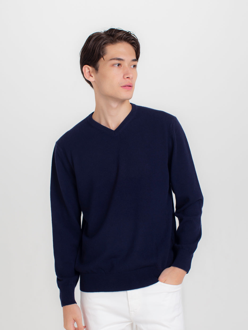 Cashmere narrow v-neck sweater