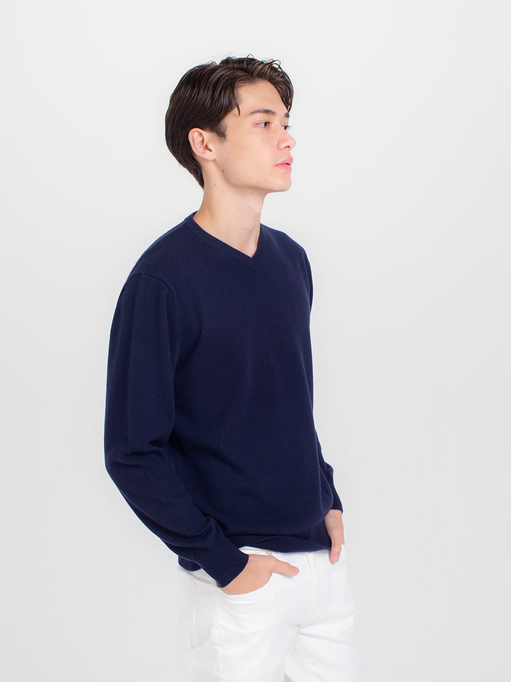 Cashmere narrow v-neck sweater