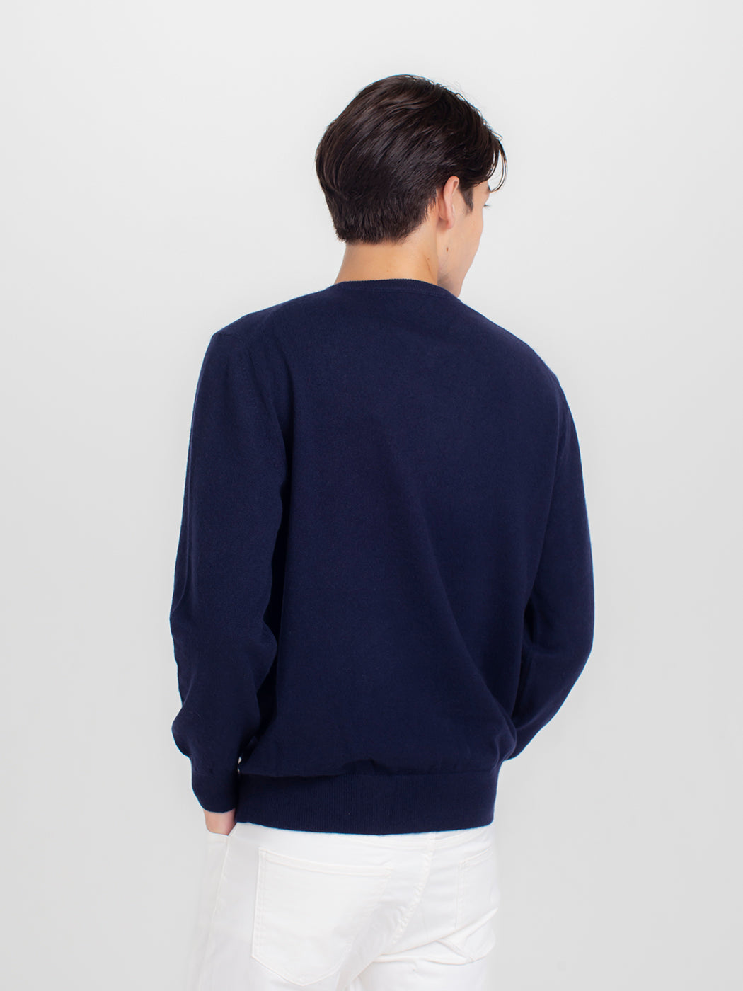 Cashmere narrow v-neck sweater