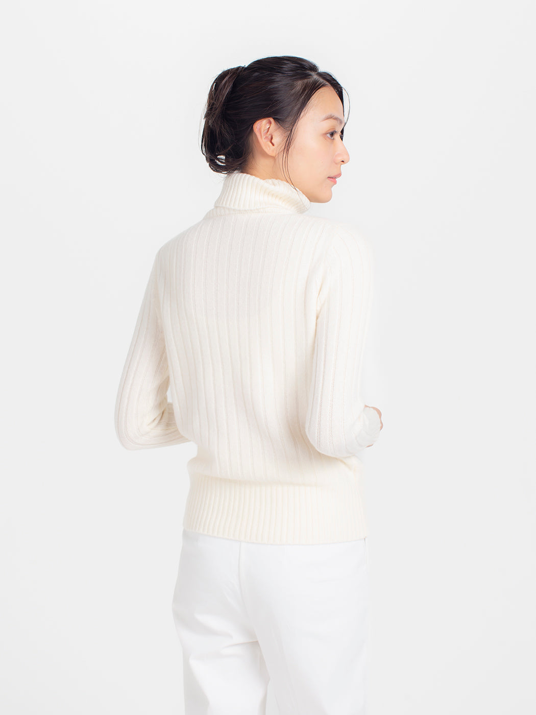 Cashmere rib knit turtleneck sweater