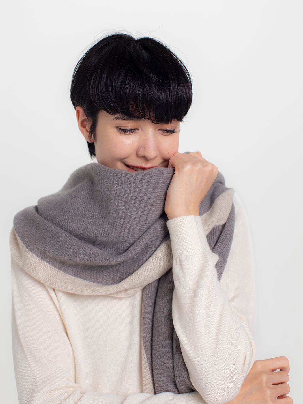 Large cashmere knit frame-color angel's shawl (200cm × 78cm)