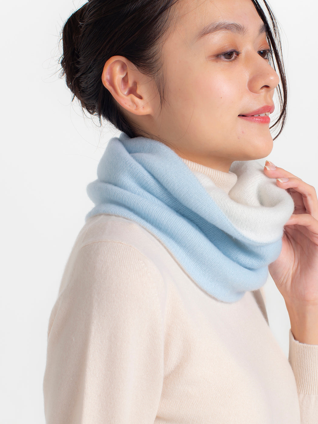 Cashmere knit angel reversible neck warmer