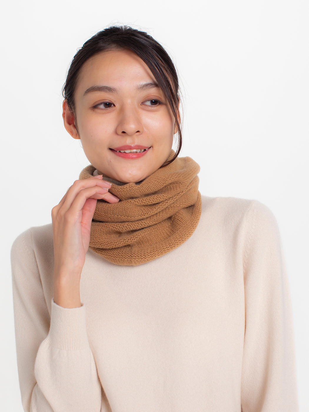 Cashmere knit lynx border knit neck warmer