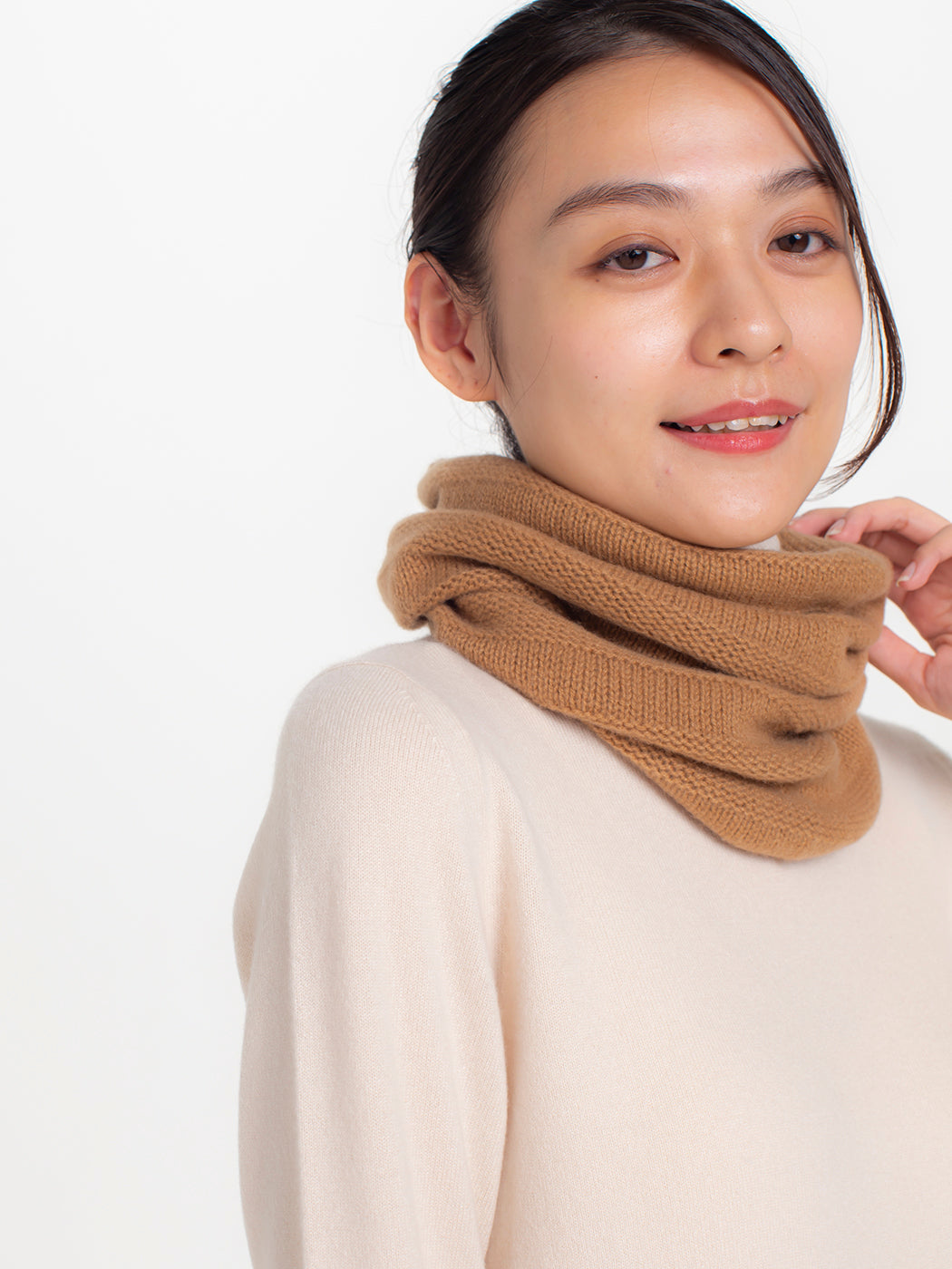 Cashmere knit lynx border knit neck warmer