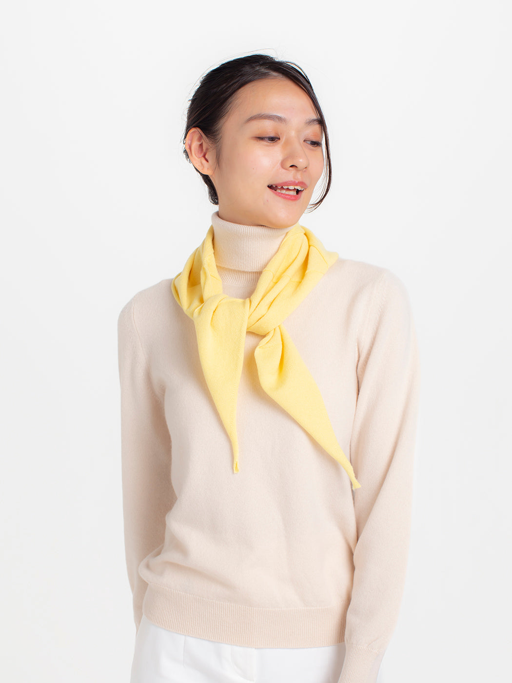 Cashmere knit triangle scarf (120cm×32cm)