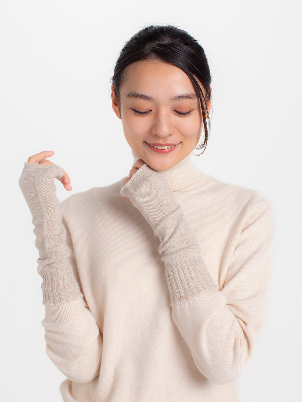 Cashmere knit hand warmers