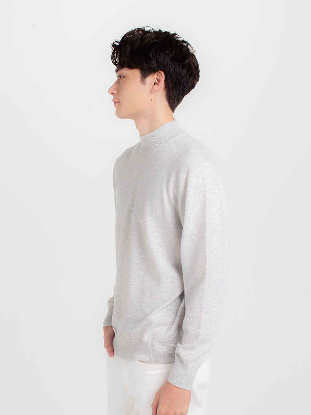 Cashmere high-necked sweater