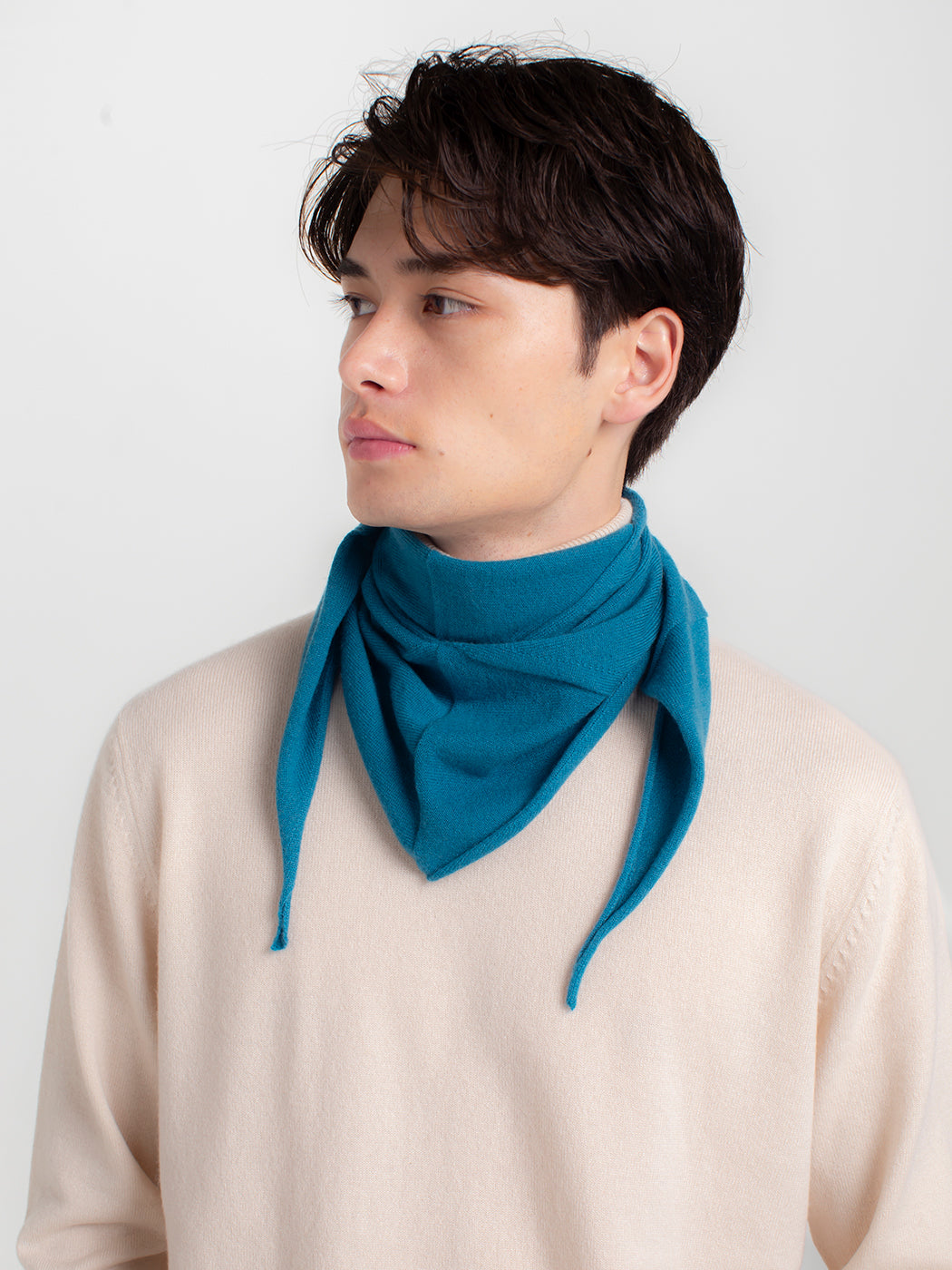 Cashmere knit triangle scarf (120cm×32cm)