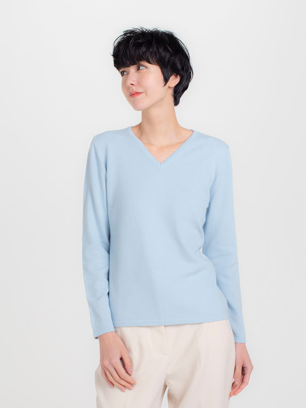 Cashmere slim fit v-neck sweater