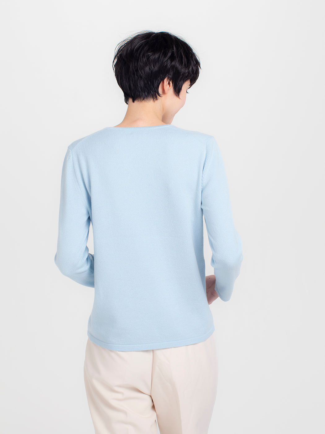 Cashmere slim fit v-neck sweater