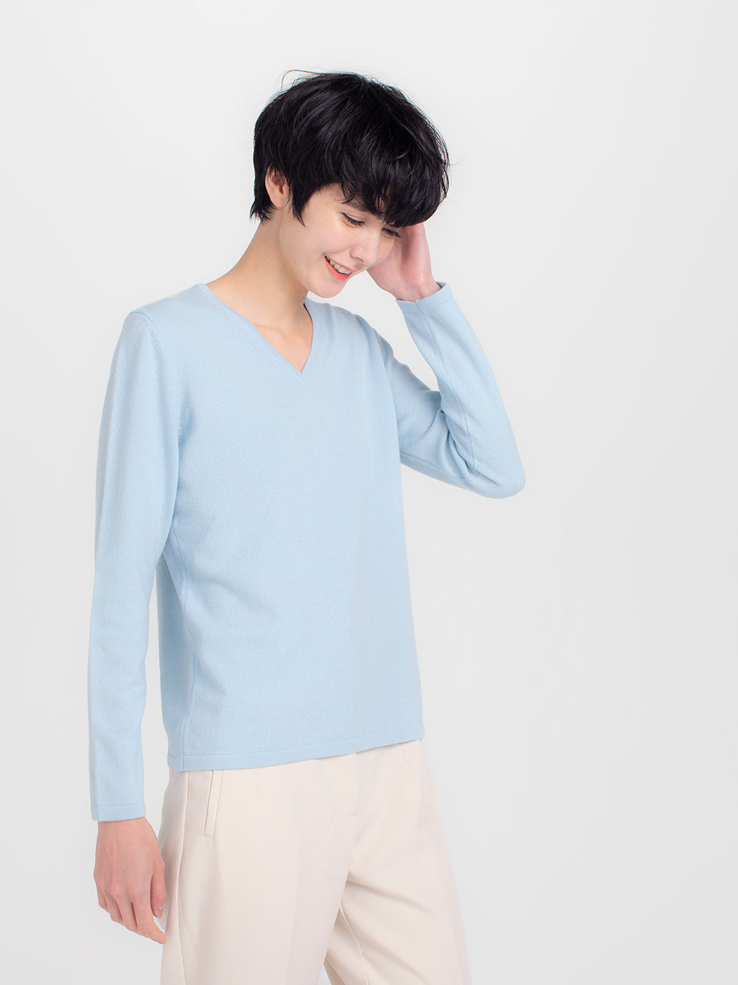 Cashmere slim fit v-neck sweater