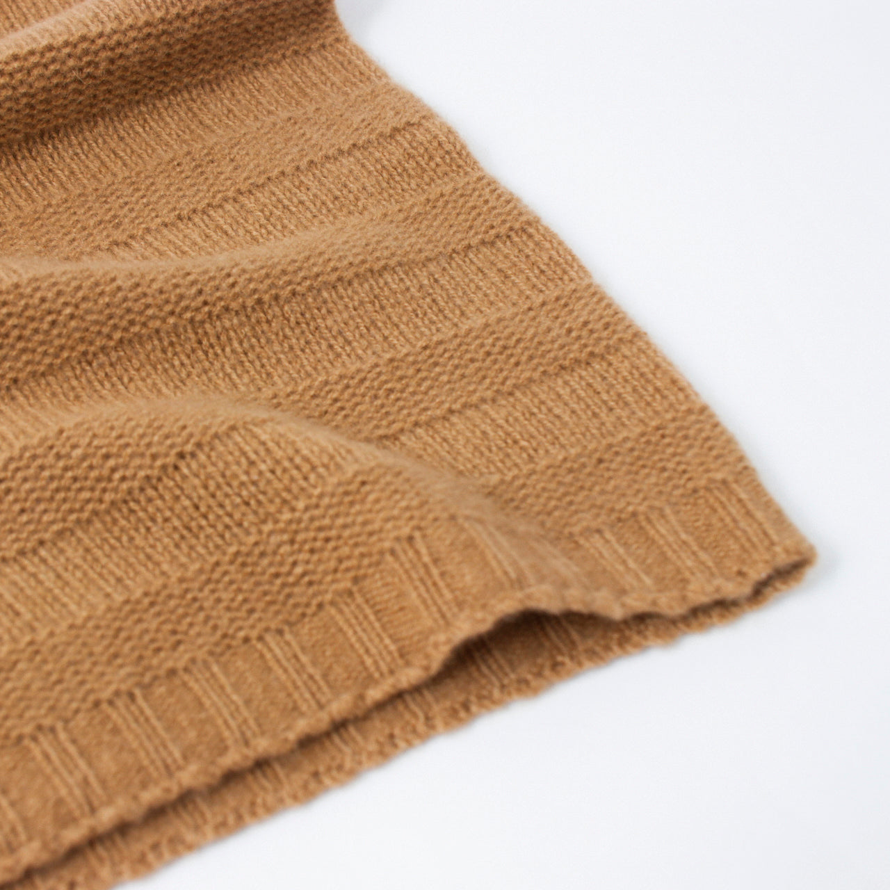 Cashmere knit lynx border knit neck warmer