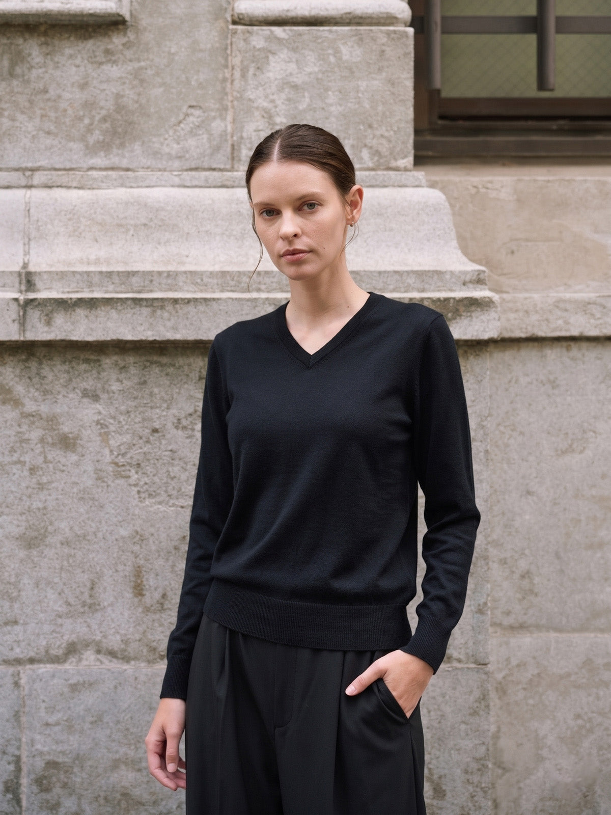 [For retailer]Washable Silk v-neck sweater｜Women